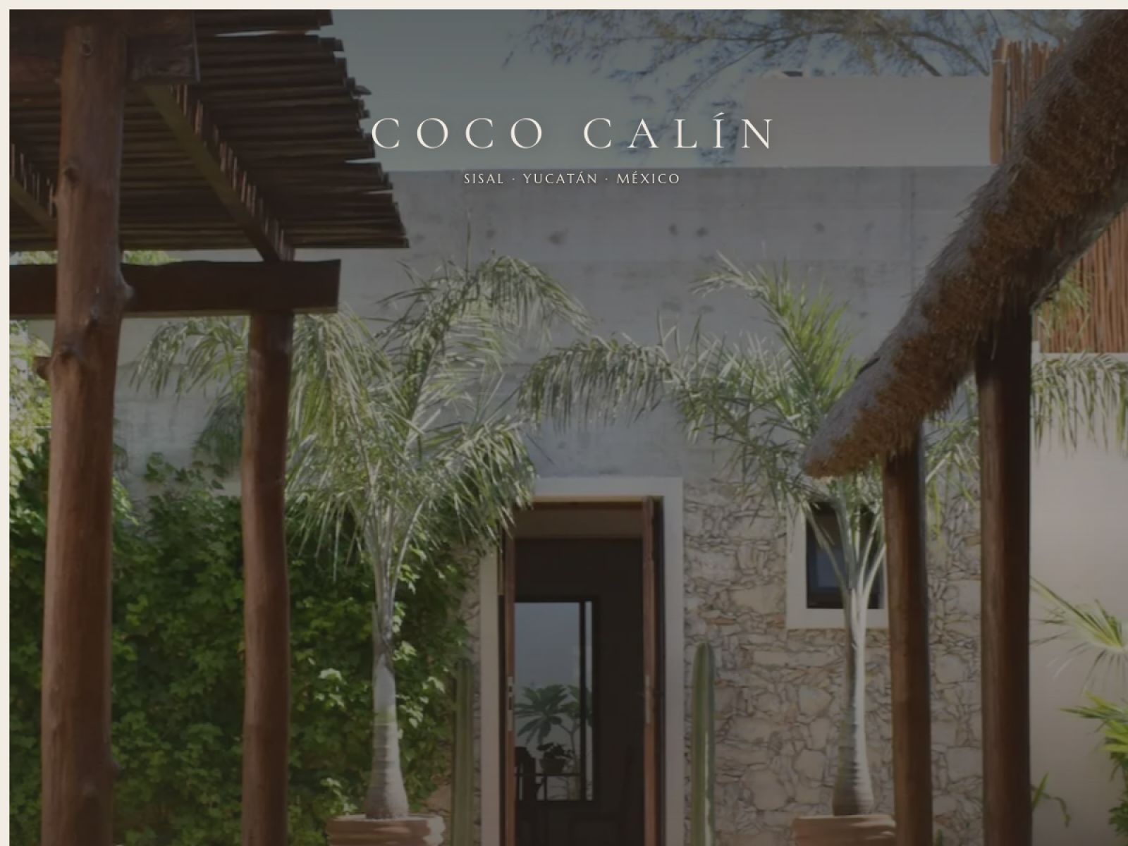 The garden and pool courtyard at Casa Boutique Coco Calin